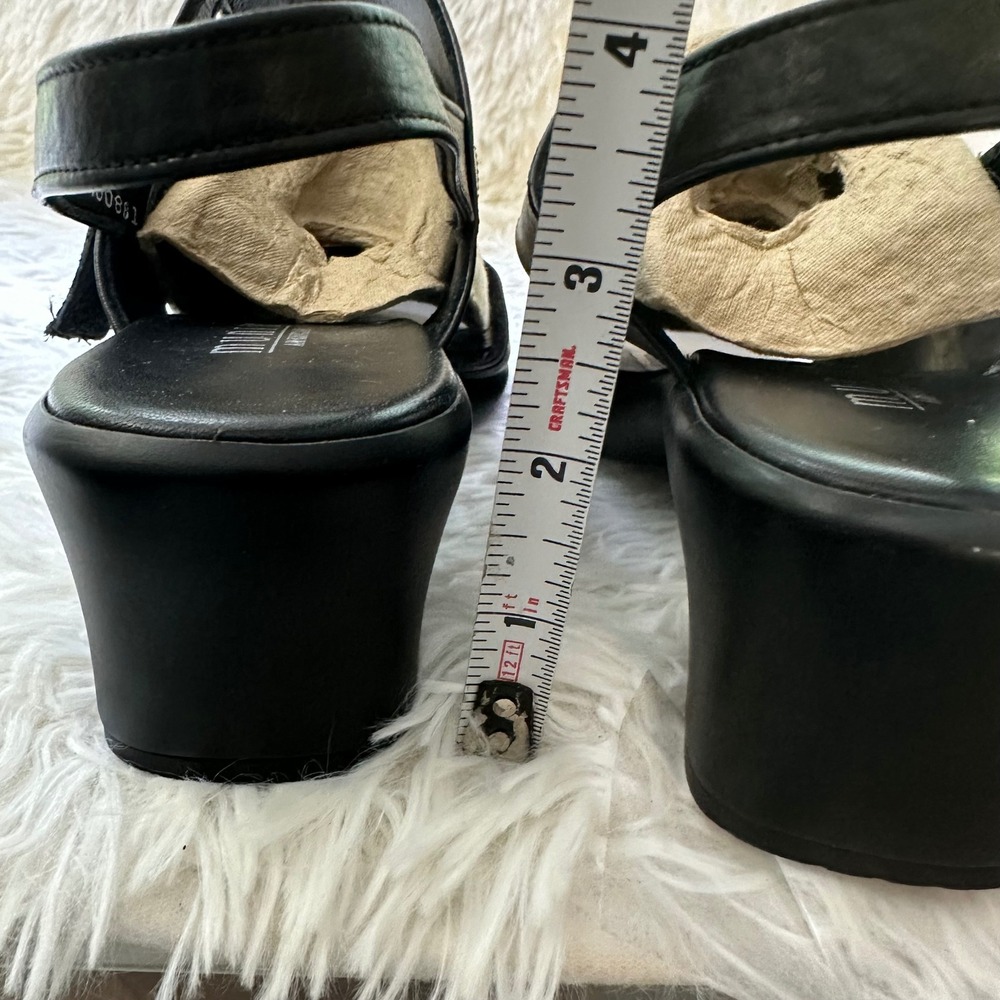 Munro American Black Leather Strappy Slingback Low Heel Sandals Size 9 N - Picture 5 of 8